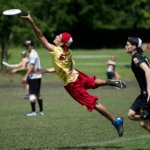175g Beginner Competitive Frisbee Red - Image 3